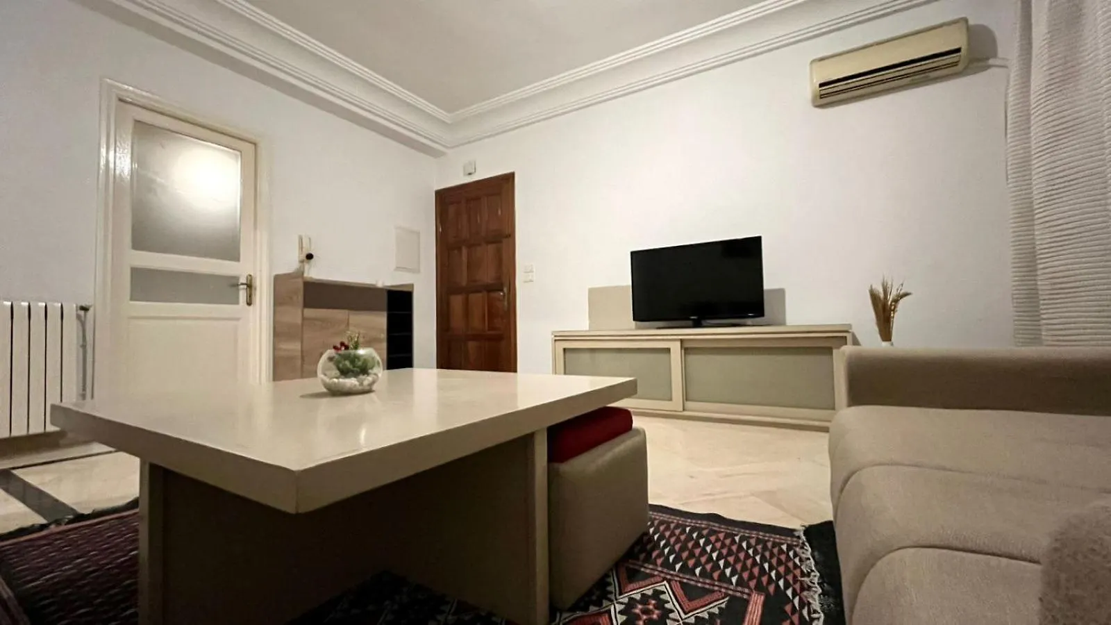 Belle S2 A El Naser 1 Pres De Cliniques, Restaurants Et Cafes Borj Turki Apartment